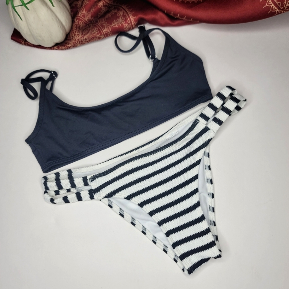 XS Bikini Set Black White Frankies Abercrombie